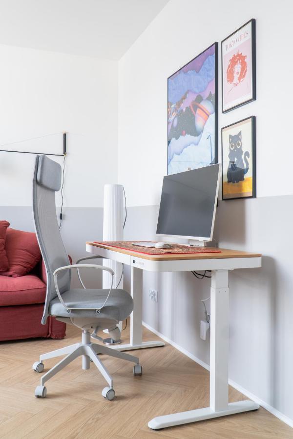Old Town Gem Designer Apartment - Centre Location - Families - Remote Work Danzig Exterior foto