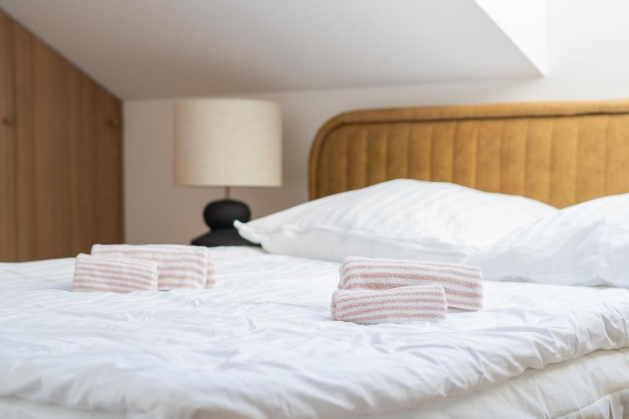 Old Town Gem Designer Apartment - Centre Location - Families - Remote Work Danzig Exterior foto